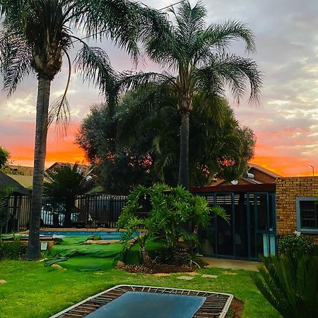 Residential Inn Pretoria Bagian luar foto
