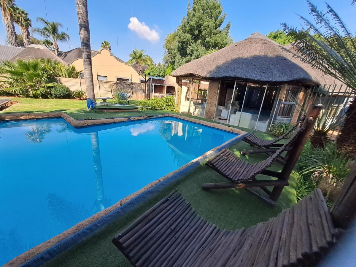 Residential Inn Pretoria Bagian luar foto