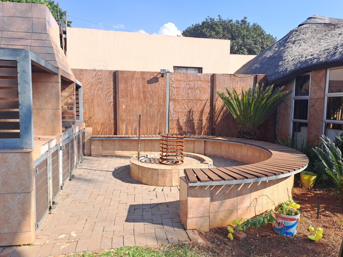 Residential Inn Pretoria Bagian luar foto