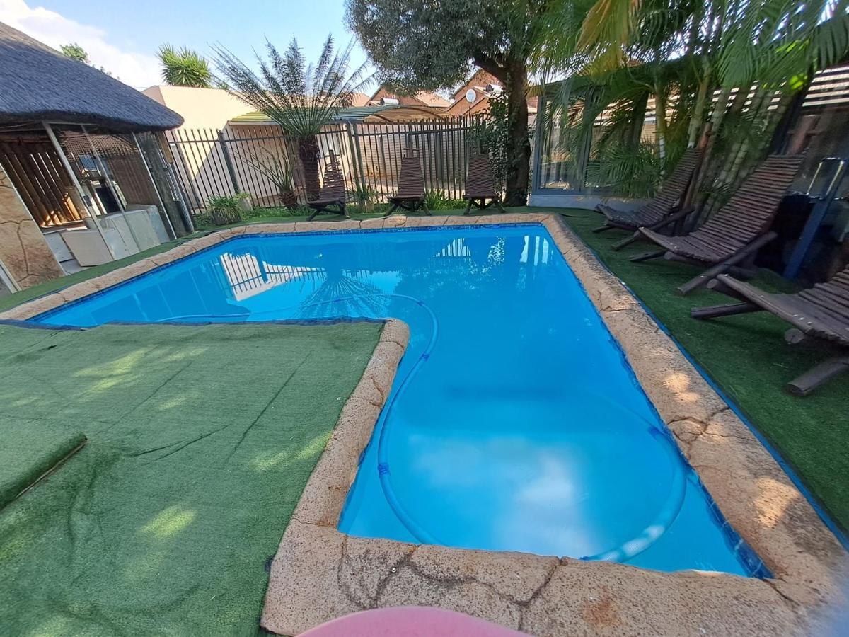 Residential Inn Pretoria Bagian luar foto
