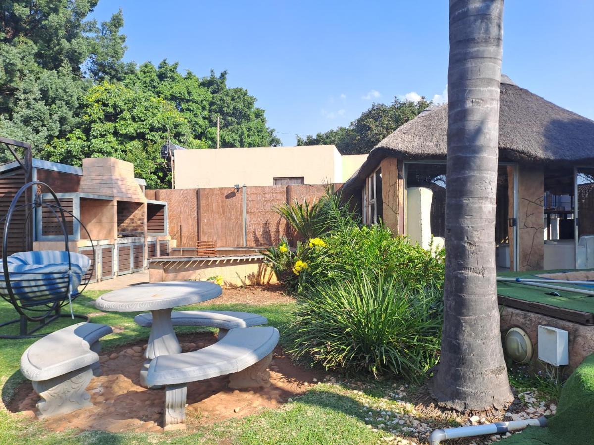 Residential Inn Pretoria Bagian luar foto