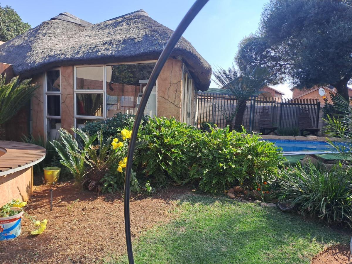 Residential Inn Pretoria Bagian luar foto