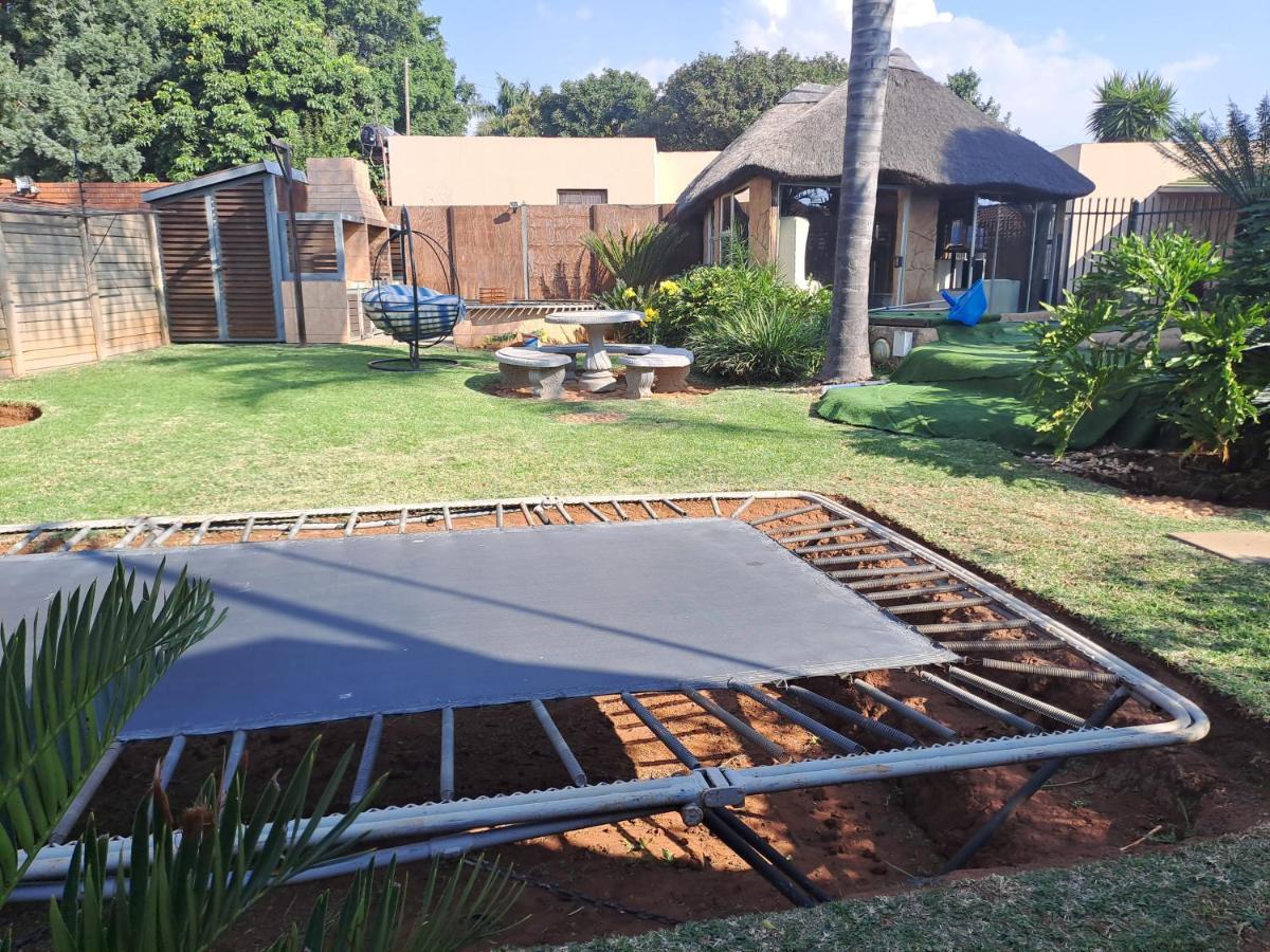 Residential Inn Pretoria Bagian luar foto