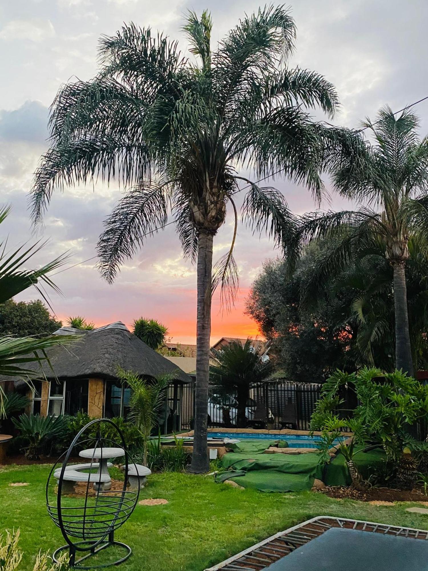 Residential Inn Pretoria Bagian luar foto