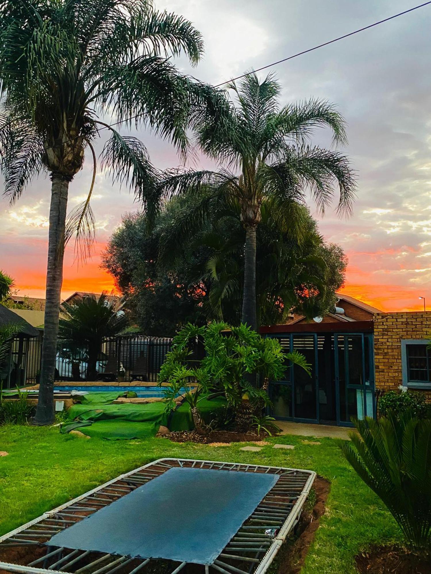 Residential Inn Pretoria Bagian luar foto